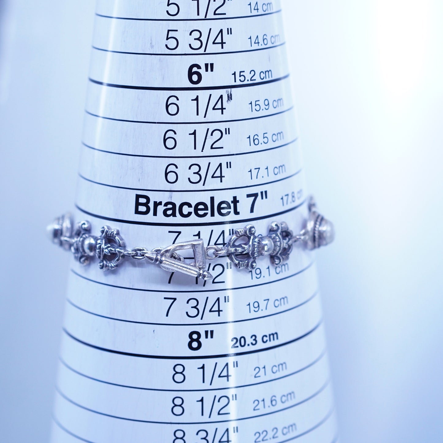 7.25”, Sterling 925 silver bracelet with freshwater pearl and toggle closure