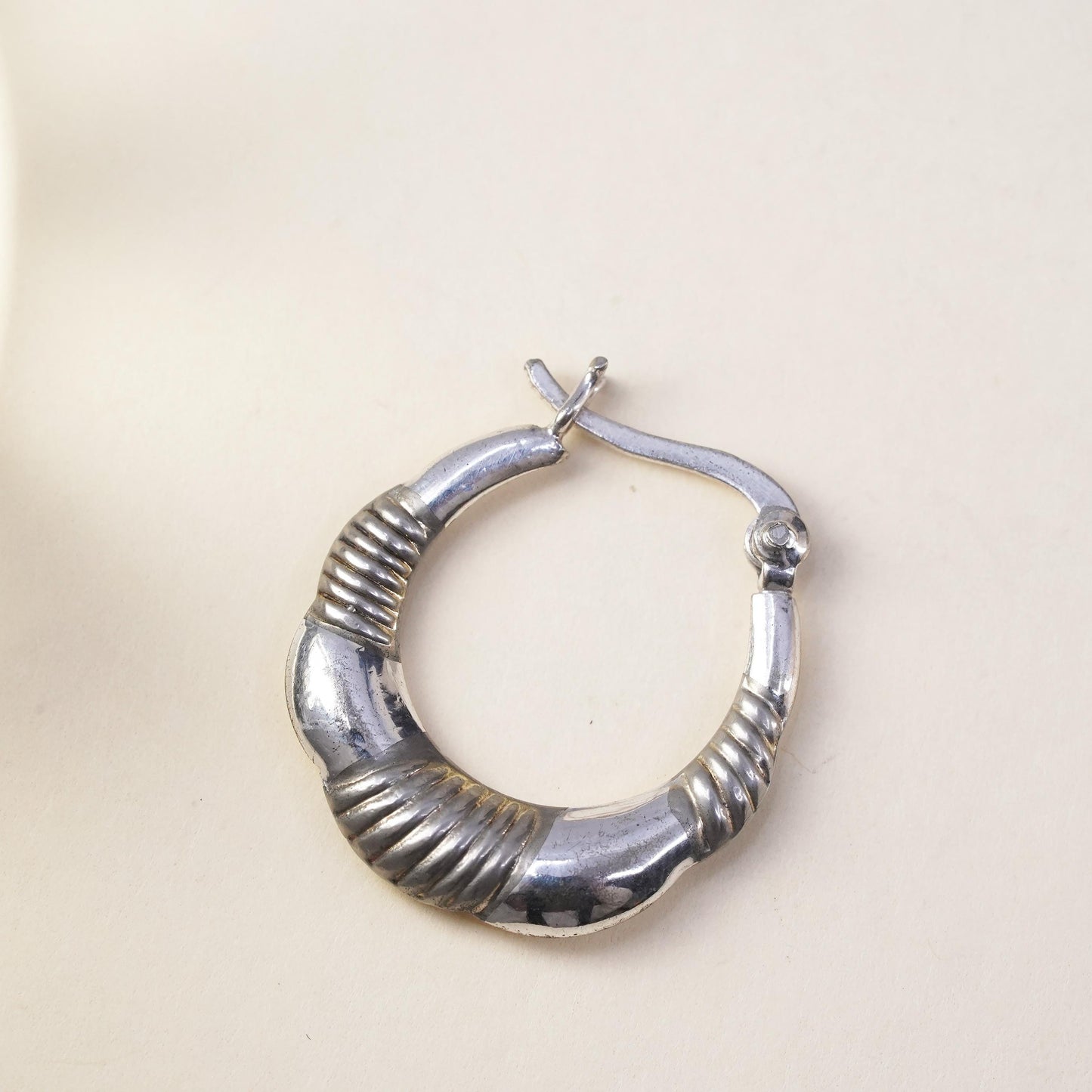 0.75", Vintage sterling silver loop single earring, twisted primitive hoo