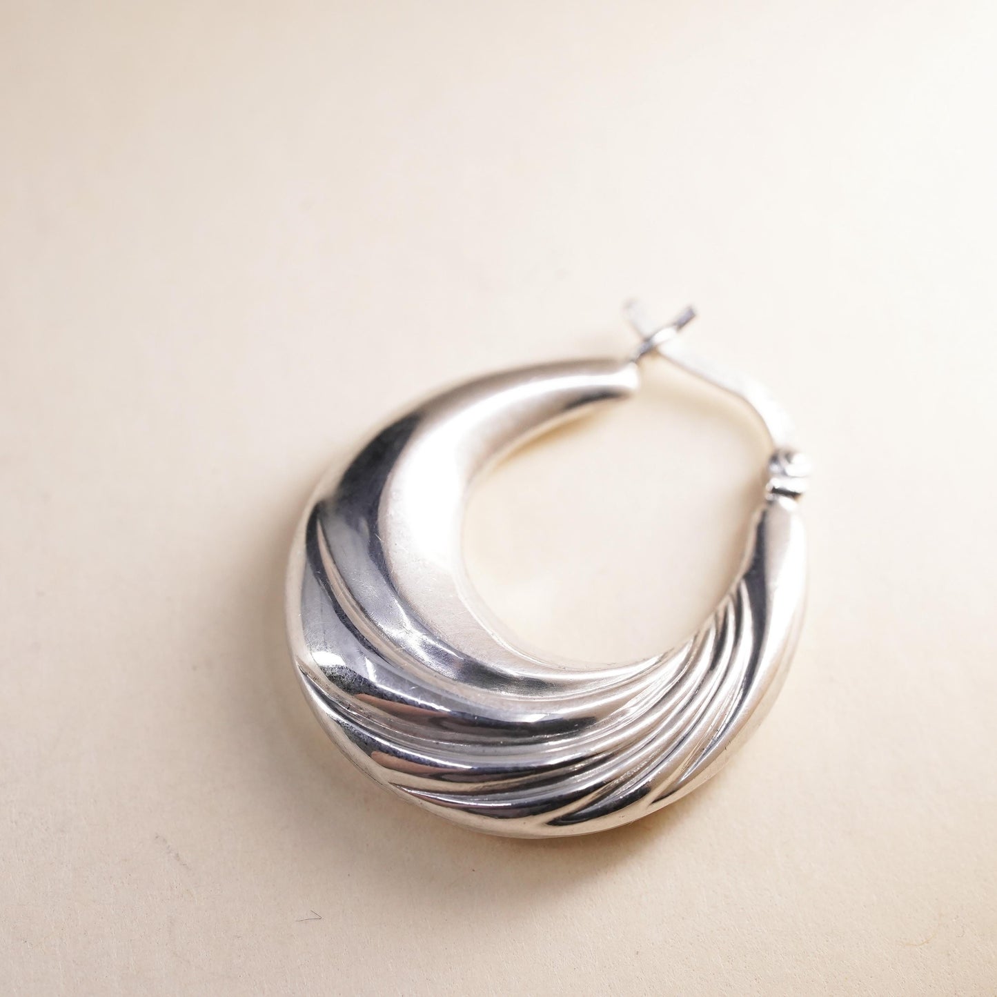 1", Vintage sterling silver loop single earring, fashion ribbed primitive hoop