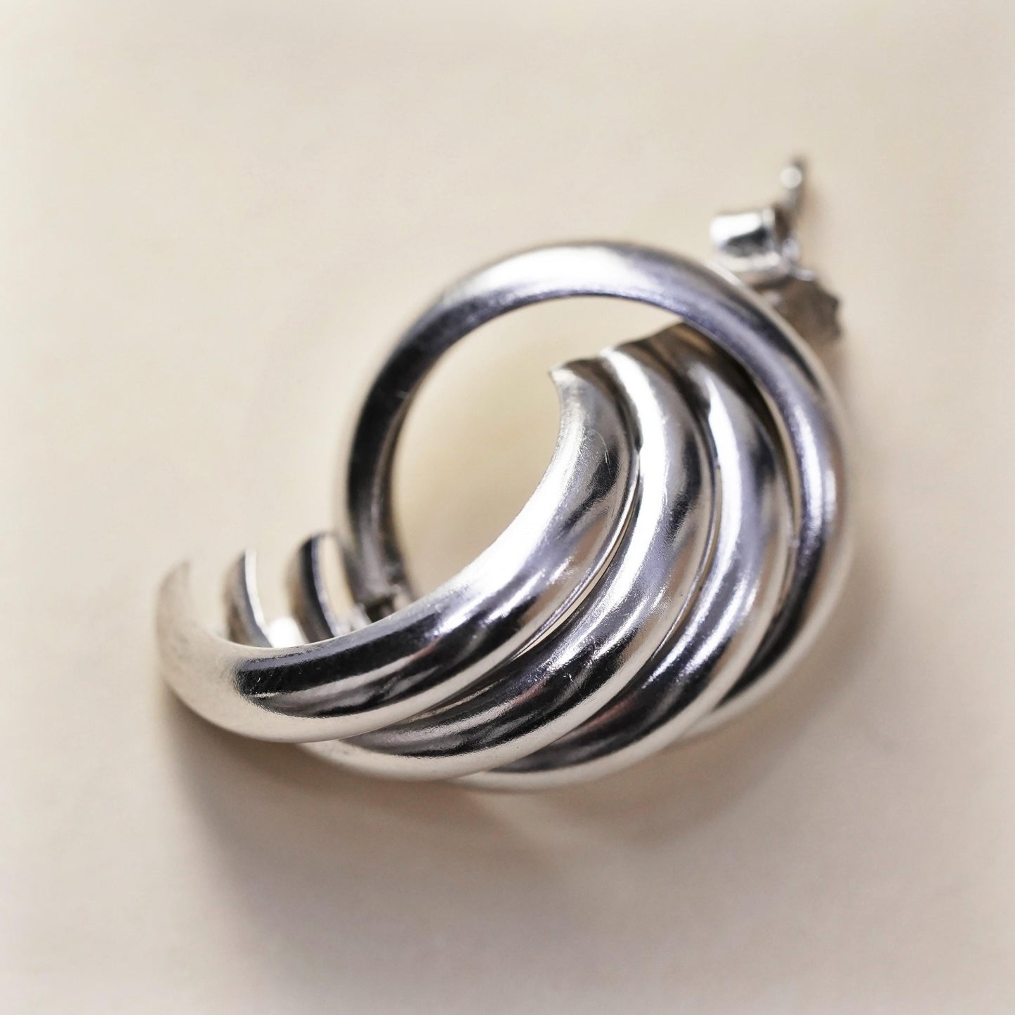 Vintage Mexican handmade single earring. Sterling 925 silver huggie stud