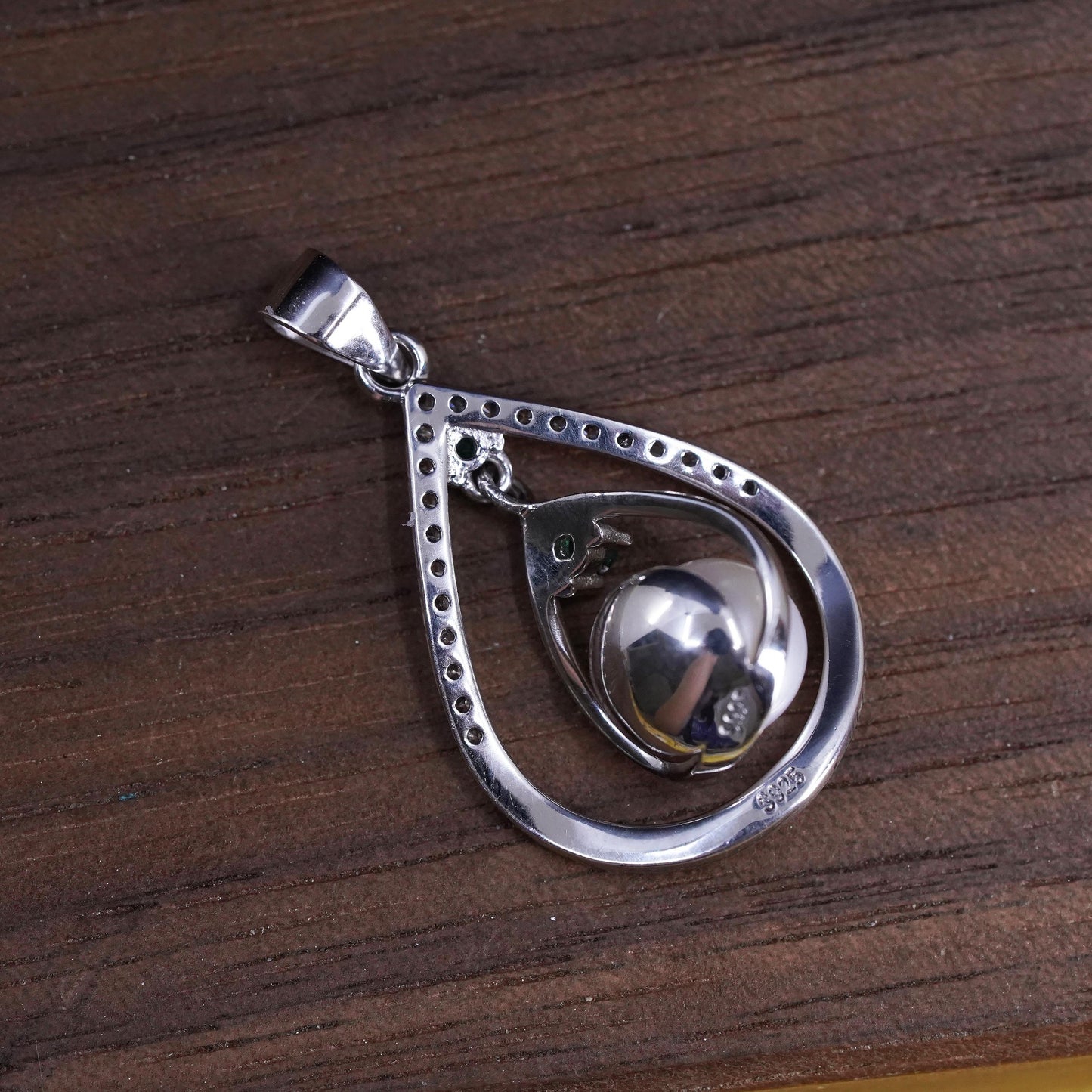 Vintage Sterling 925 silver handmade teardrop pendant with pearl and emerald