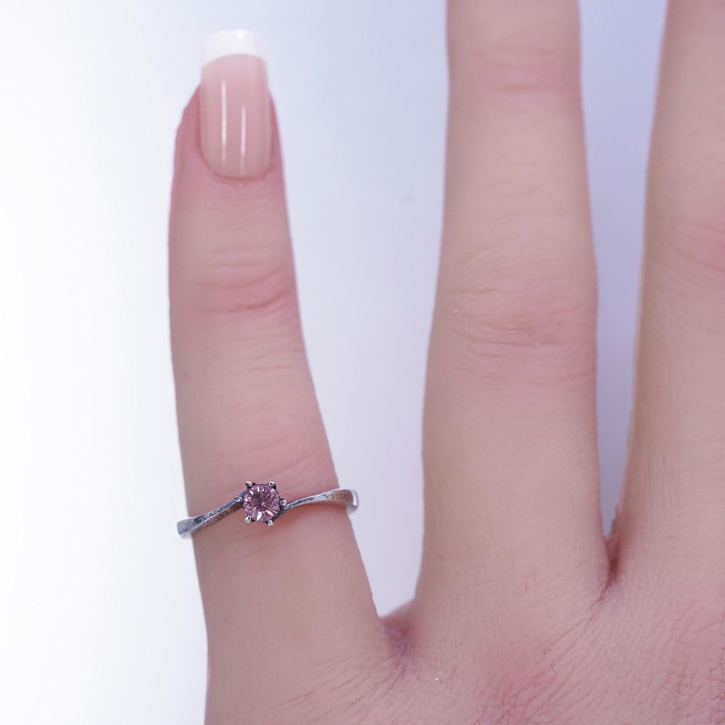 Size 4, vintage Sterling 925 silver handmade band ring with pink crystal