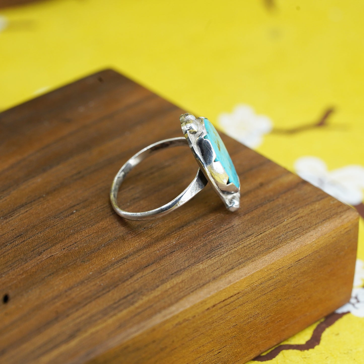 Size 8, vintage southwestern Sterling 925 silver handmade ring with turquoise