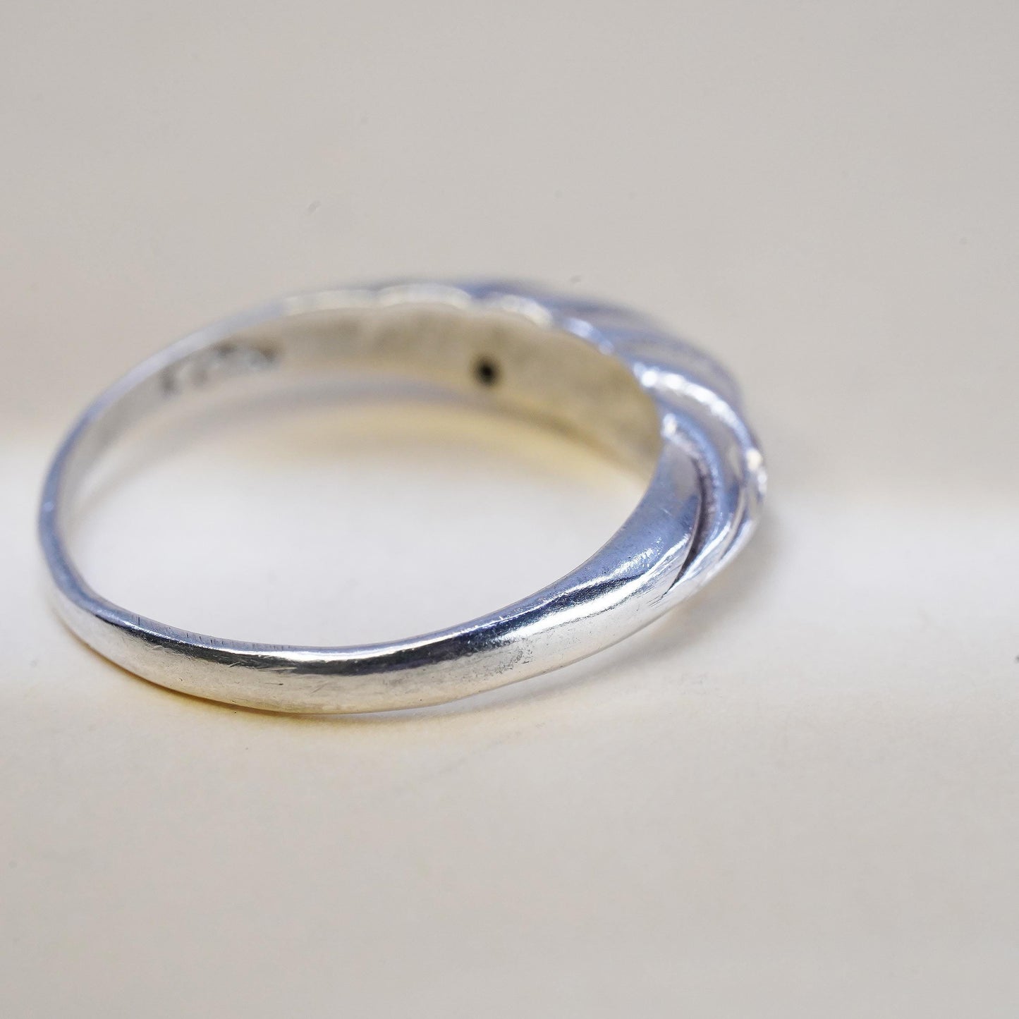 Size 7, VTG sterling silver handmade ring, textured 925 ribbed stackable band