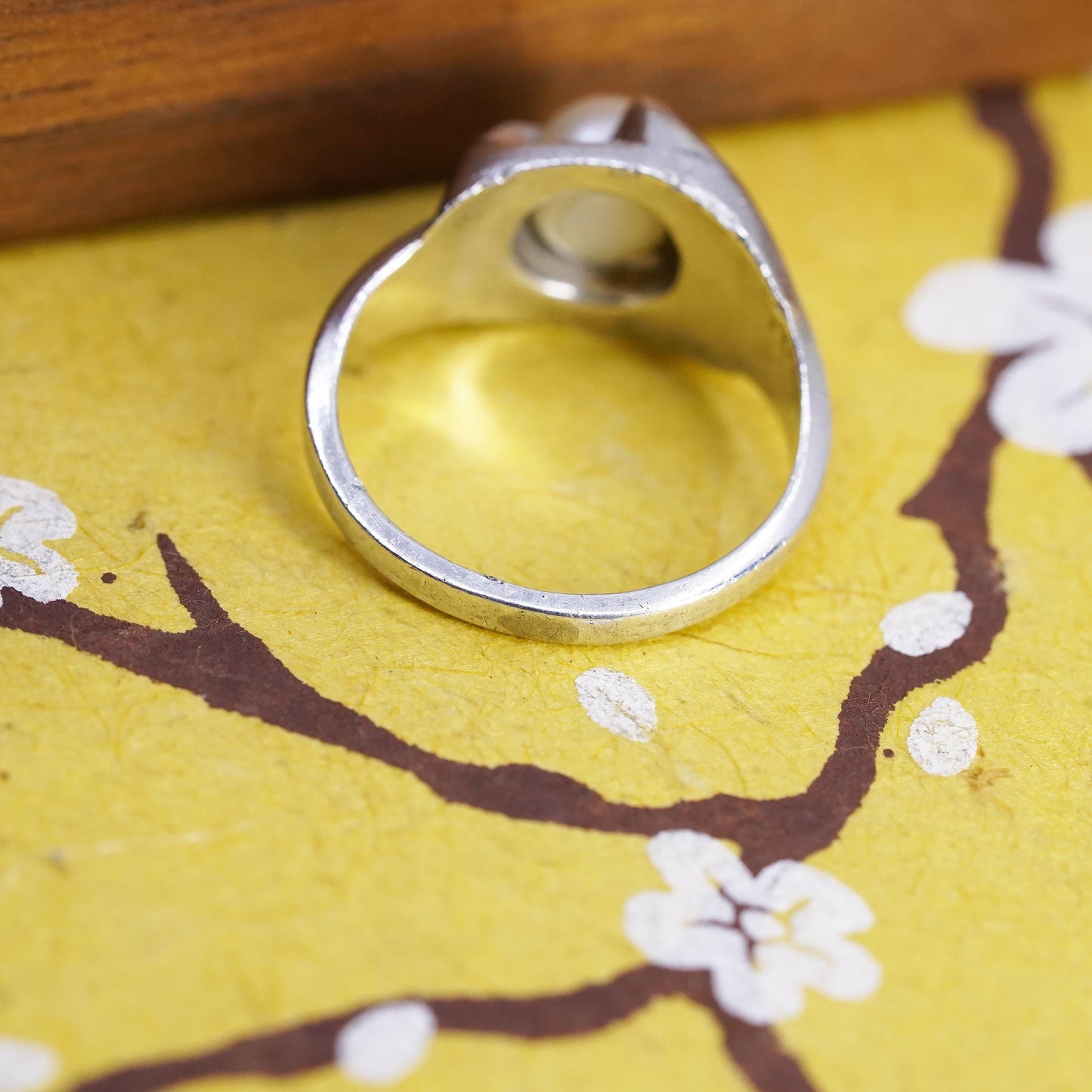 Size 8, vintage Sterling silver ring, 925 statement ring with freshwater pearl