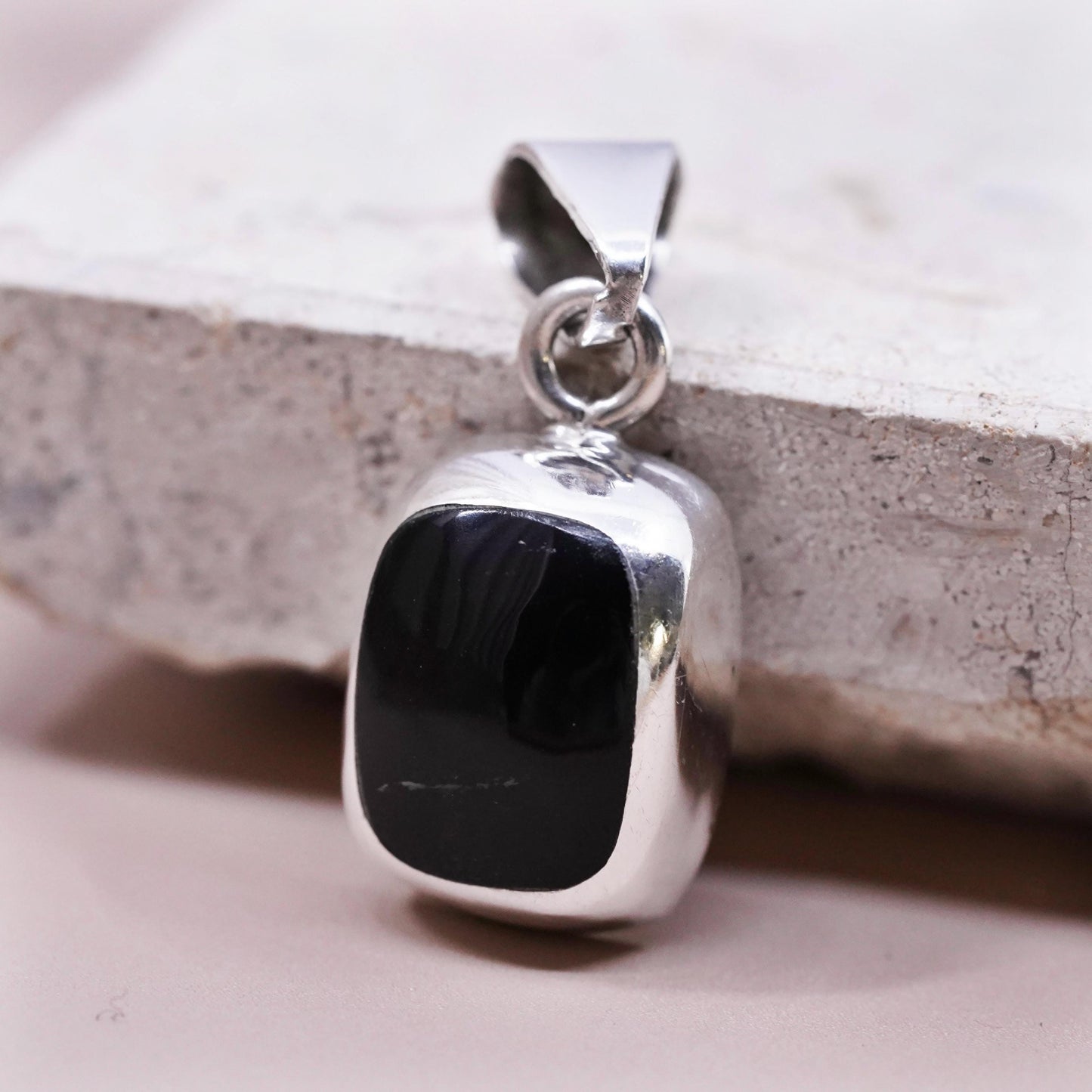 Vintage Mexican Sterling 925 silver handmade pendant with onyx inlay