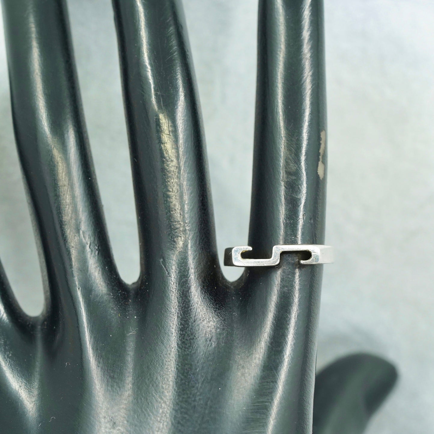Size 6.25, vintage Sterling 925 silver stackable ring, initial letter S band