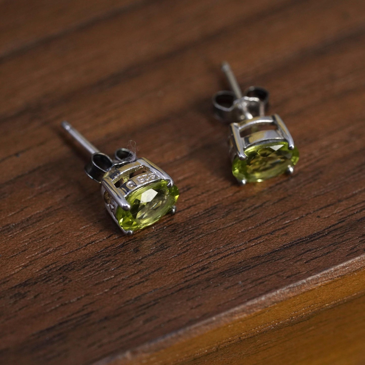 Vintage Sterling 925 silver oval peridot studs earrings