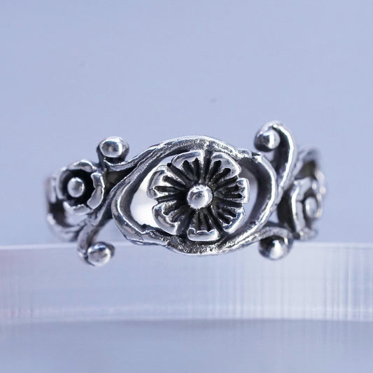 Size 3.5, vintage southwestern Sterling 925 silver ring, cluster flower band