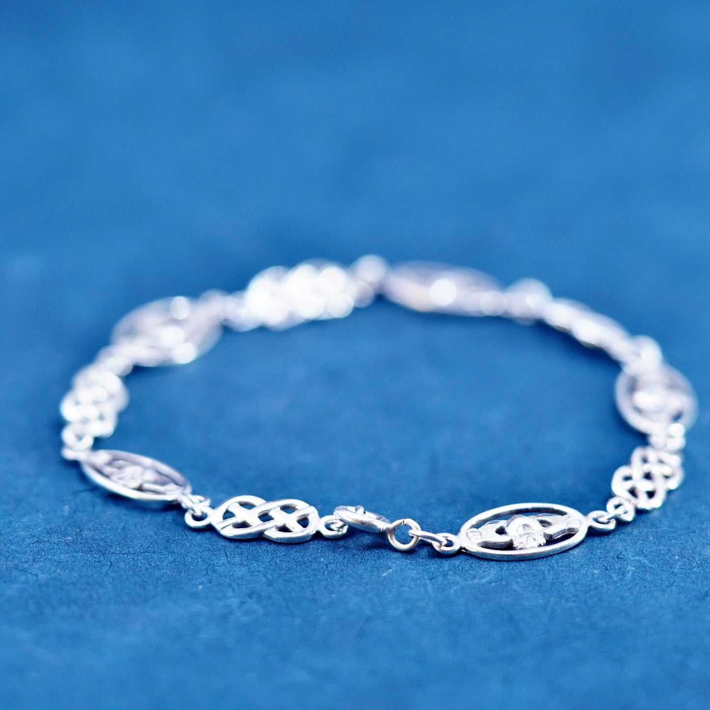 7.25”, vintage Ireland Sterling 925 Silver claddagh Heart friendship Bracelet