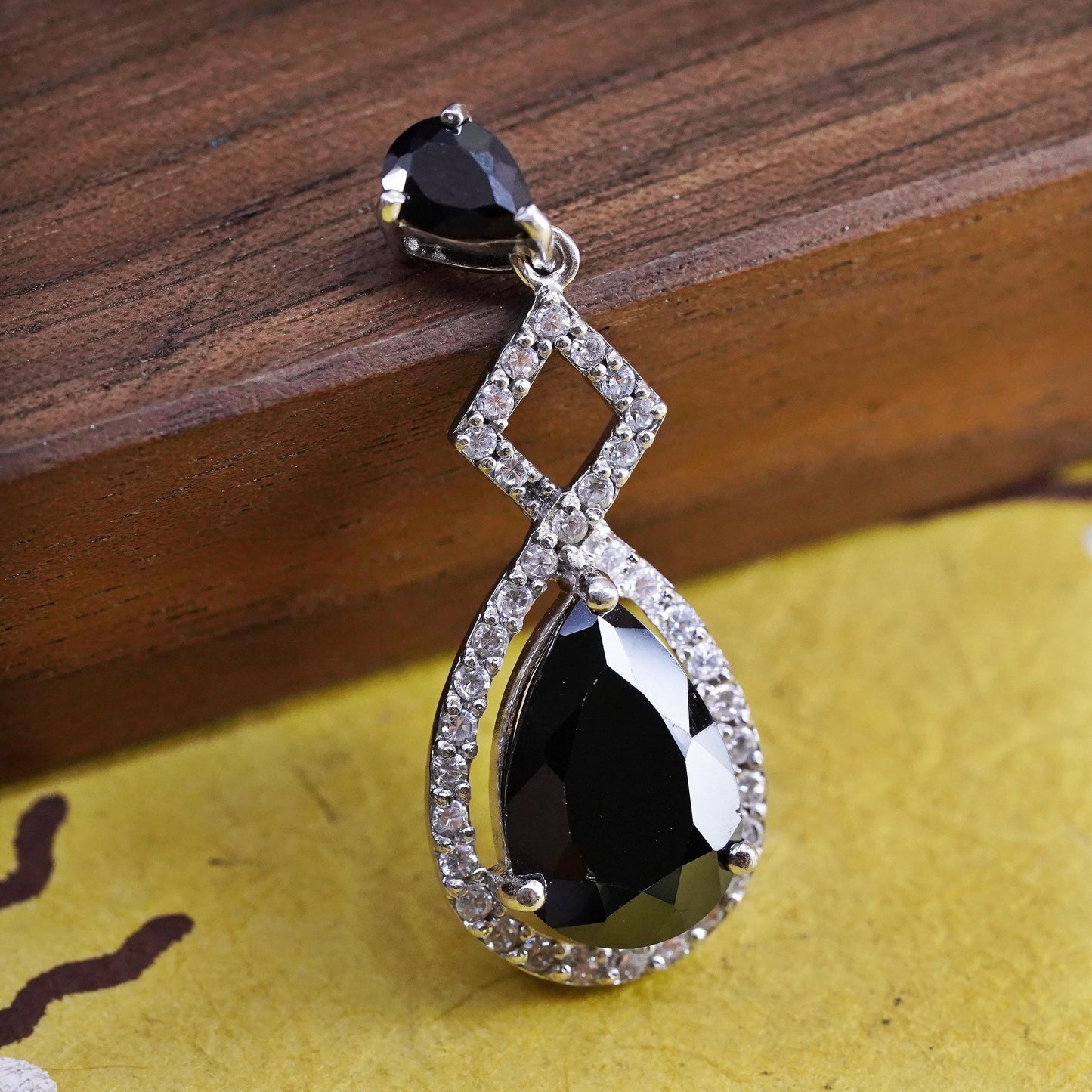 Vintage Sterling Silver 925 teardrop pendant with hematite and cluster cz