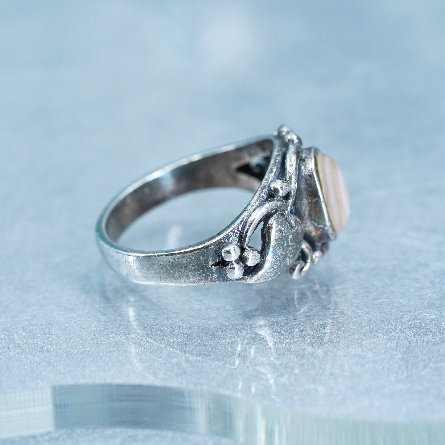 Size 7, Vintage Sterling 925 silver ring with pink mother of pearl and hearts