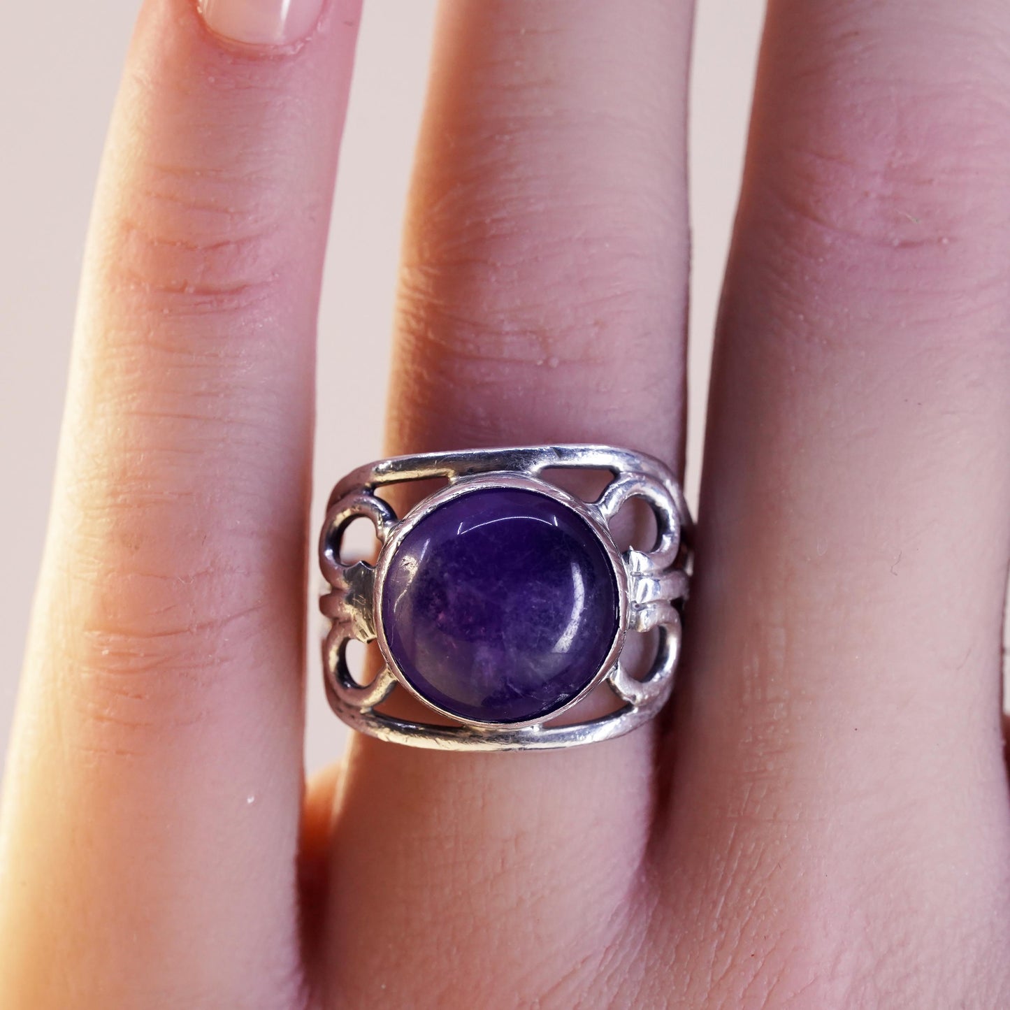 Size 8, vintage Sterling silver handmade ring, 925 band with dome amethyst