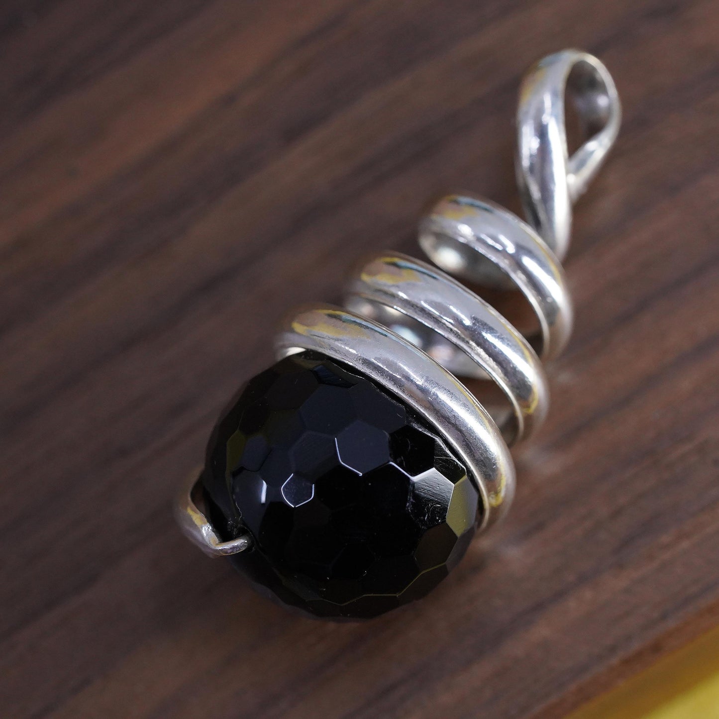 southwestern Sterling 925 silver sprial teardrop pendant with black onyx bead