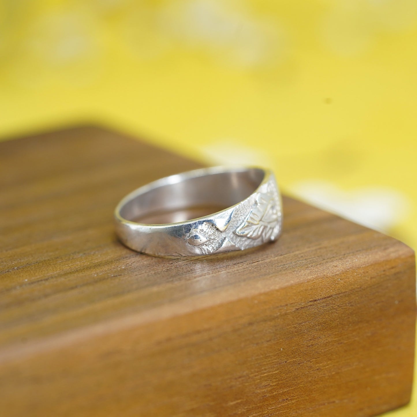 Size 7.75, Vintage Sterling silver handmade ring, 925 band with leaf engraved