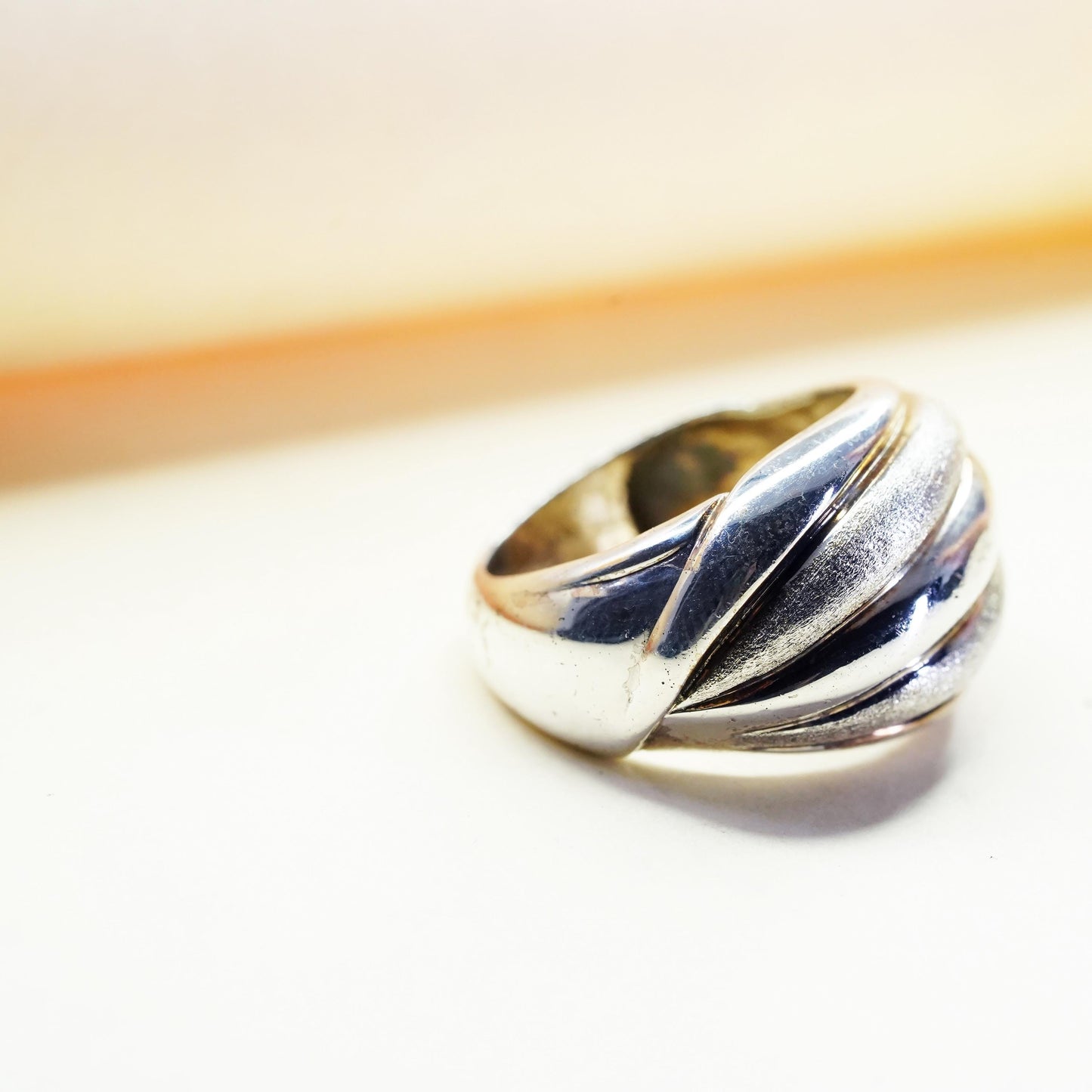 Size 8.25, VTG sterling silver ribbed ring, glitter textured 925 statement band