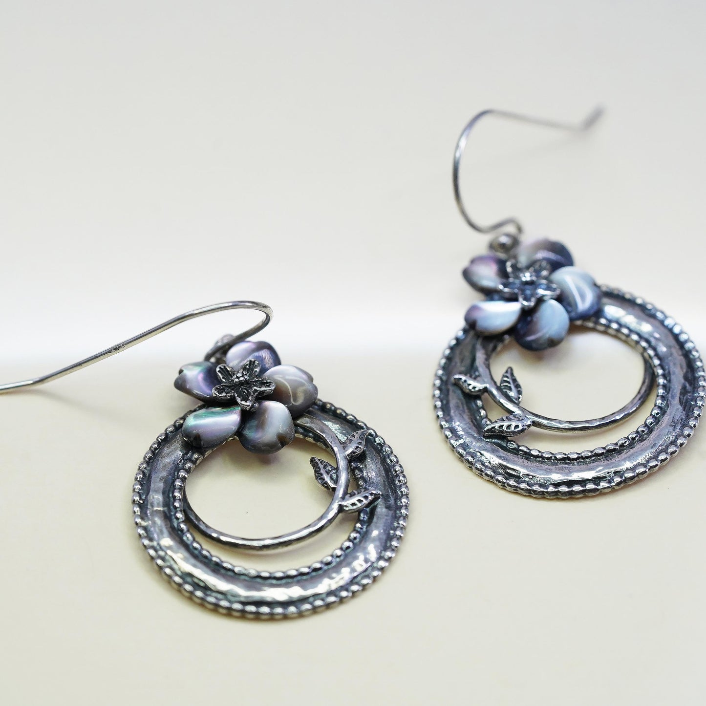 Vintage PZ Paz Israel Sterling Silver 925 disc earrings mother of pearl flower