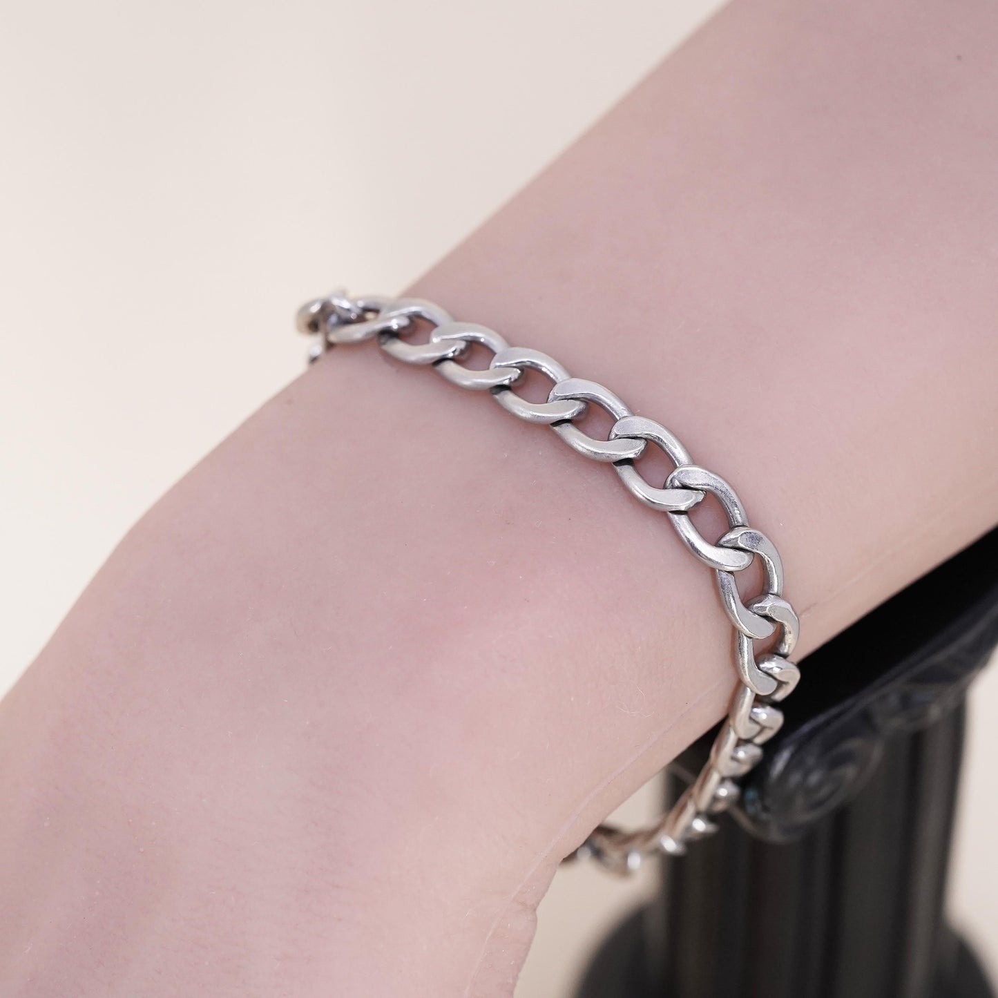 7”, Vintage Winaro sterling 925 silver bold solid curb bracelet secure chain