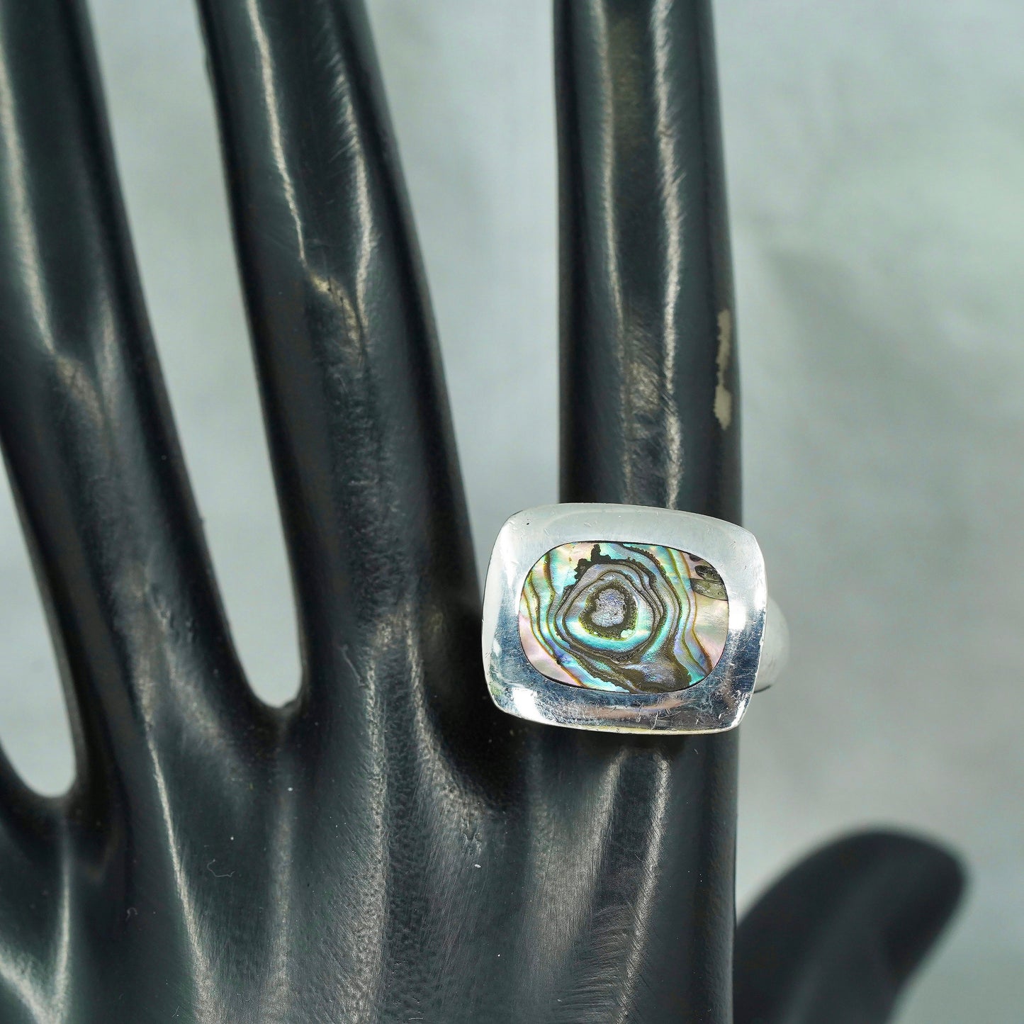 Size 8, southwestern vintage 925 silver handmade ring with abalone inlay
