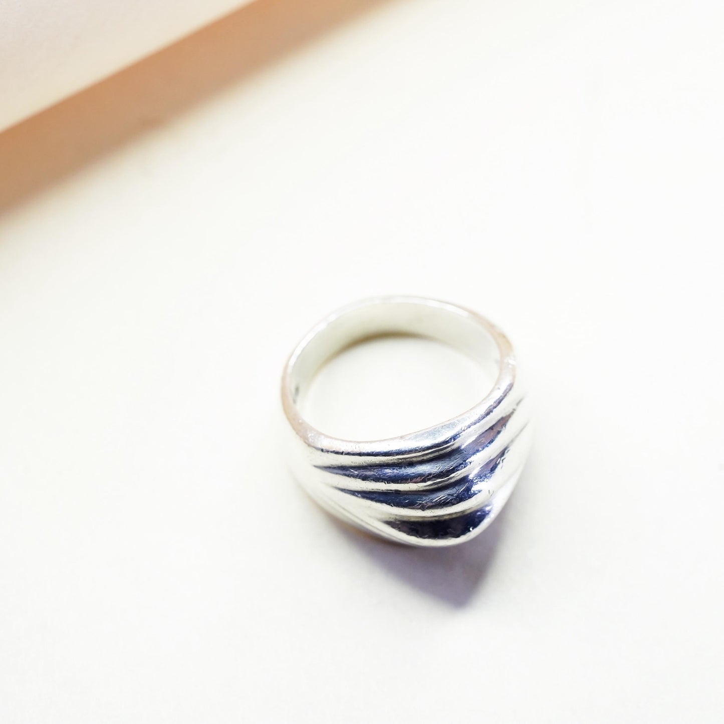 Size 6, vintage sterling silver ribbed ring, southwestern 925 band, modernist