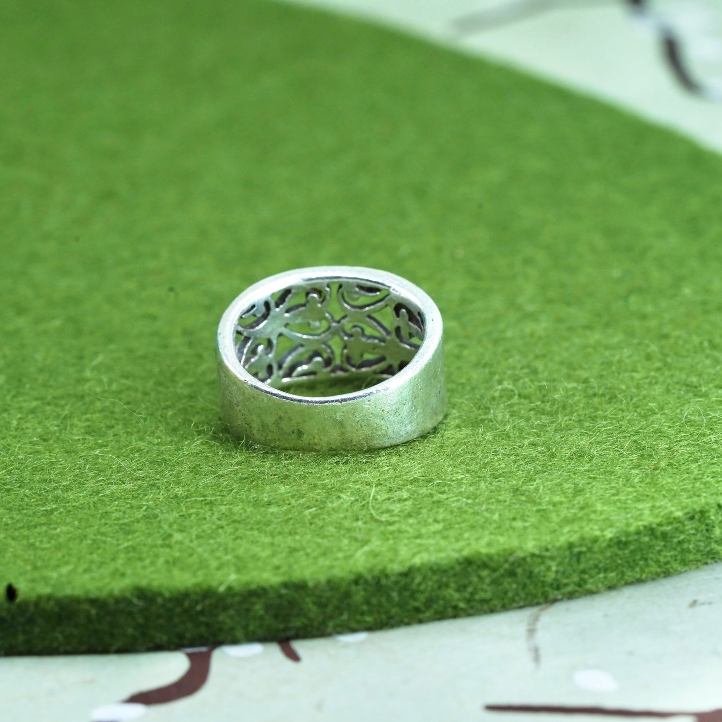Size 3.25, vintage Sterling silver handmade ring, 925 wide band Filigree swirl