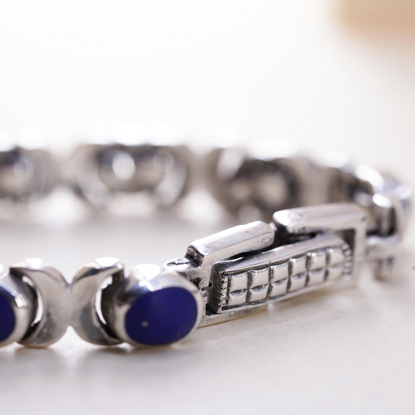 7", Vintage southwestern Sterling 925 silver tennis bracelet with blue onyx