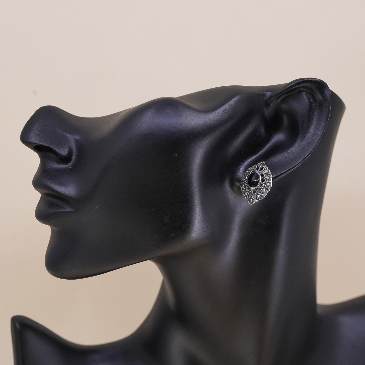 VTG Sterling 925 silver handmade stud with onyx and marcasite, single earring