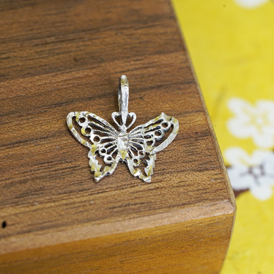 0.6g, Vintage 14K white gold handmade filigree butterfly pendant