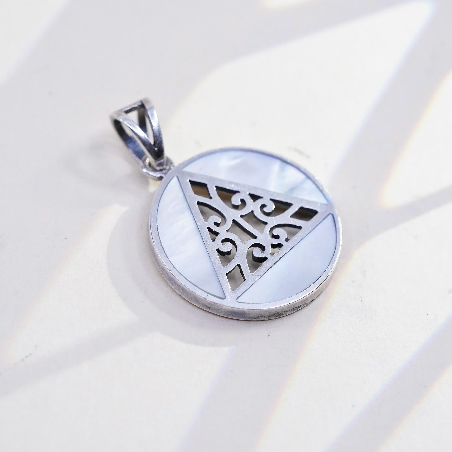 VTG sterling 925 silver handmade round filigree pendant mother of pearl inlay
