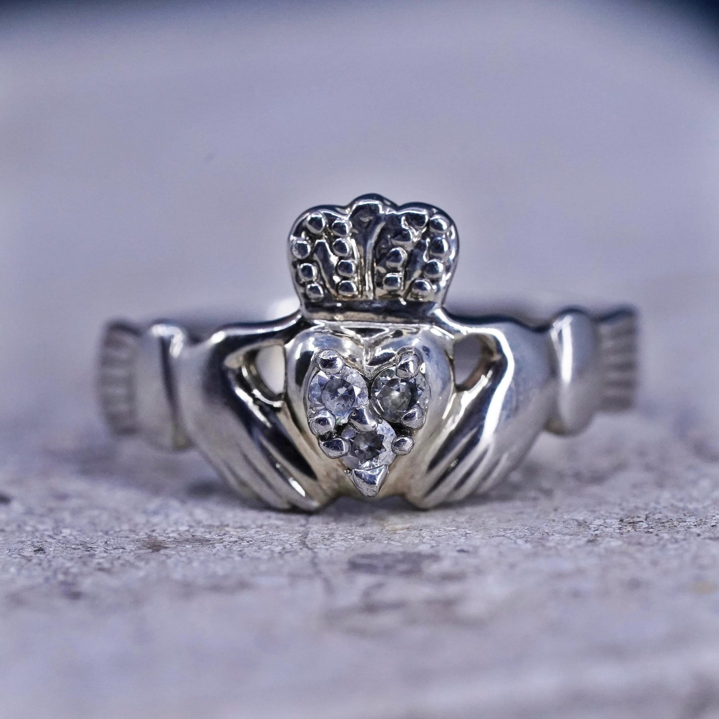 Size 6.5, Irish sterling silver claddagh ring, holding heart 925 silver band cz