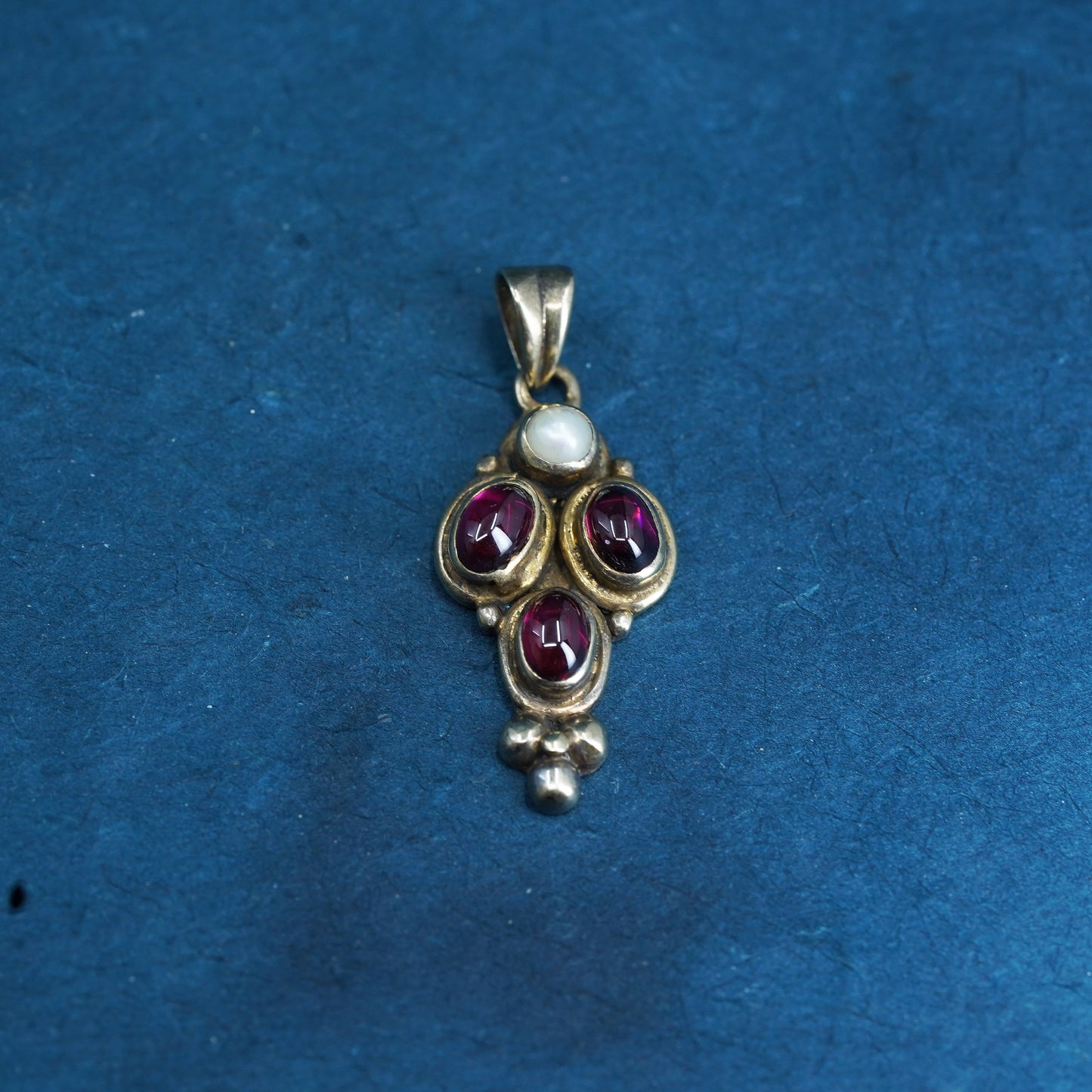 Vintage Sterling 925 silver handmade pendant with garnet and pearl