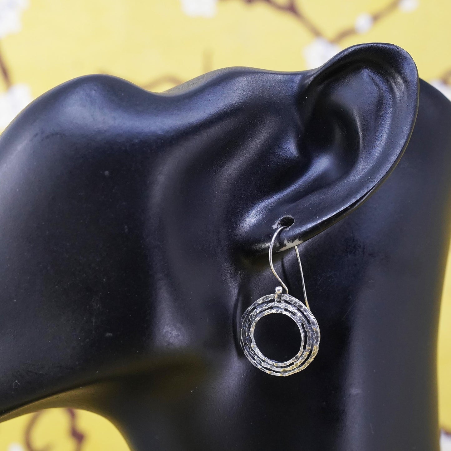 Vintage Israel Sterling 925 Silver circle hammered disc Earrings. Vintage.