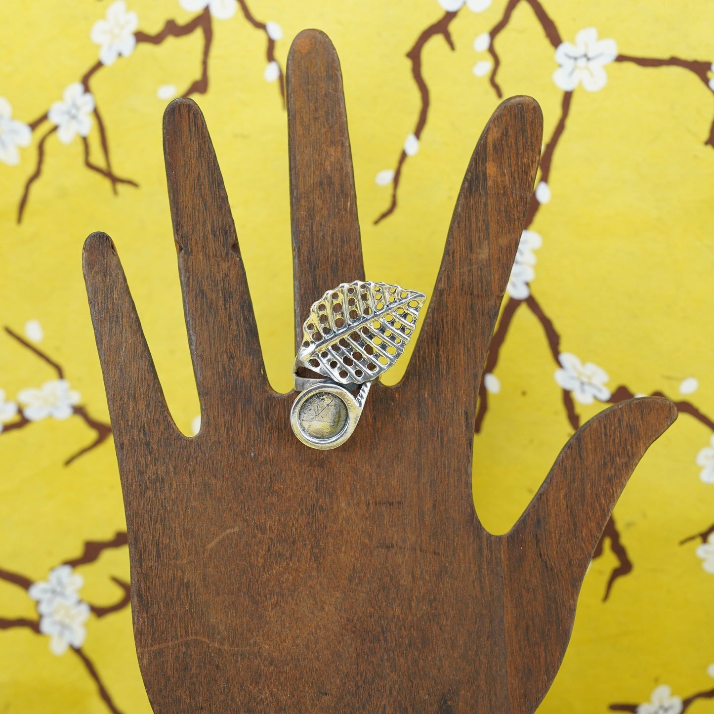 Size 7.75, Vintage Sterling silver handmade ring, 925 leaf band