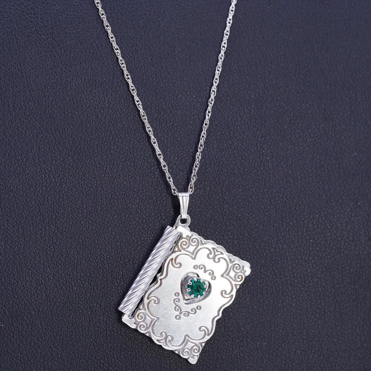 20" sterling 925 silver Singapore rope necklace emerald book pendant with love