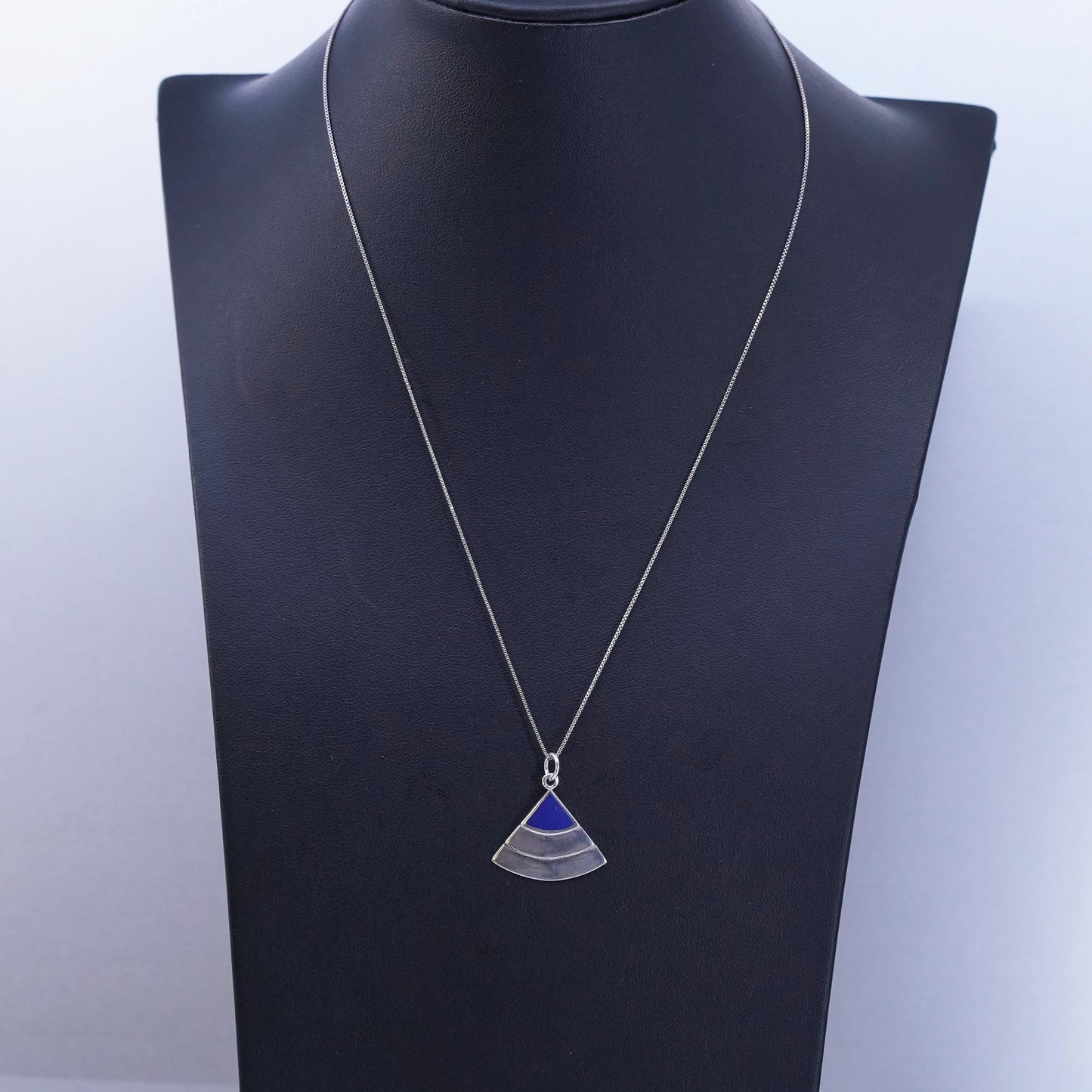 18”, Native American Sterling 925 silver box chain necklace with onyx pendant