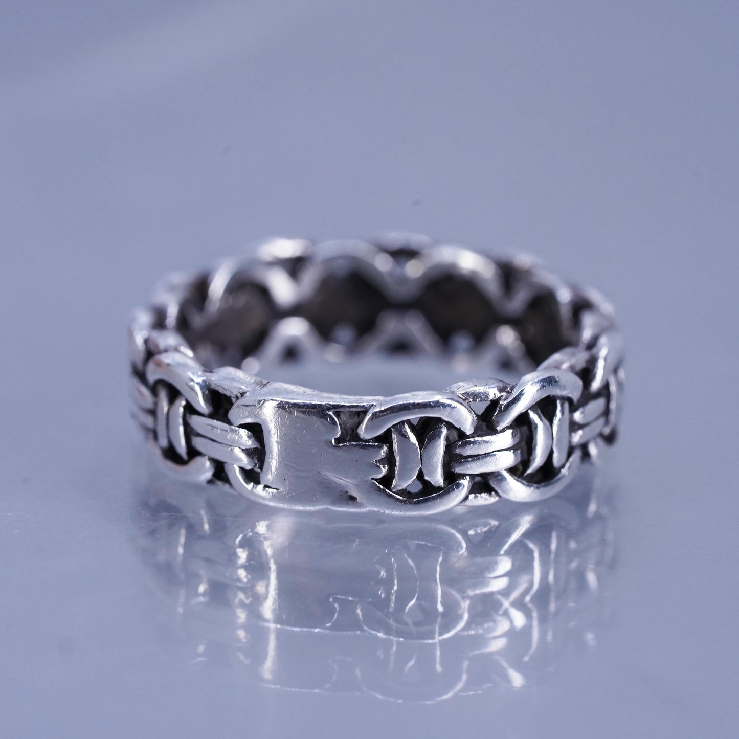 Size 8, vintage southwestern Sterling 925 silver ring, stackable chain band