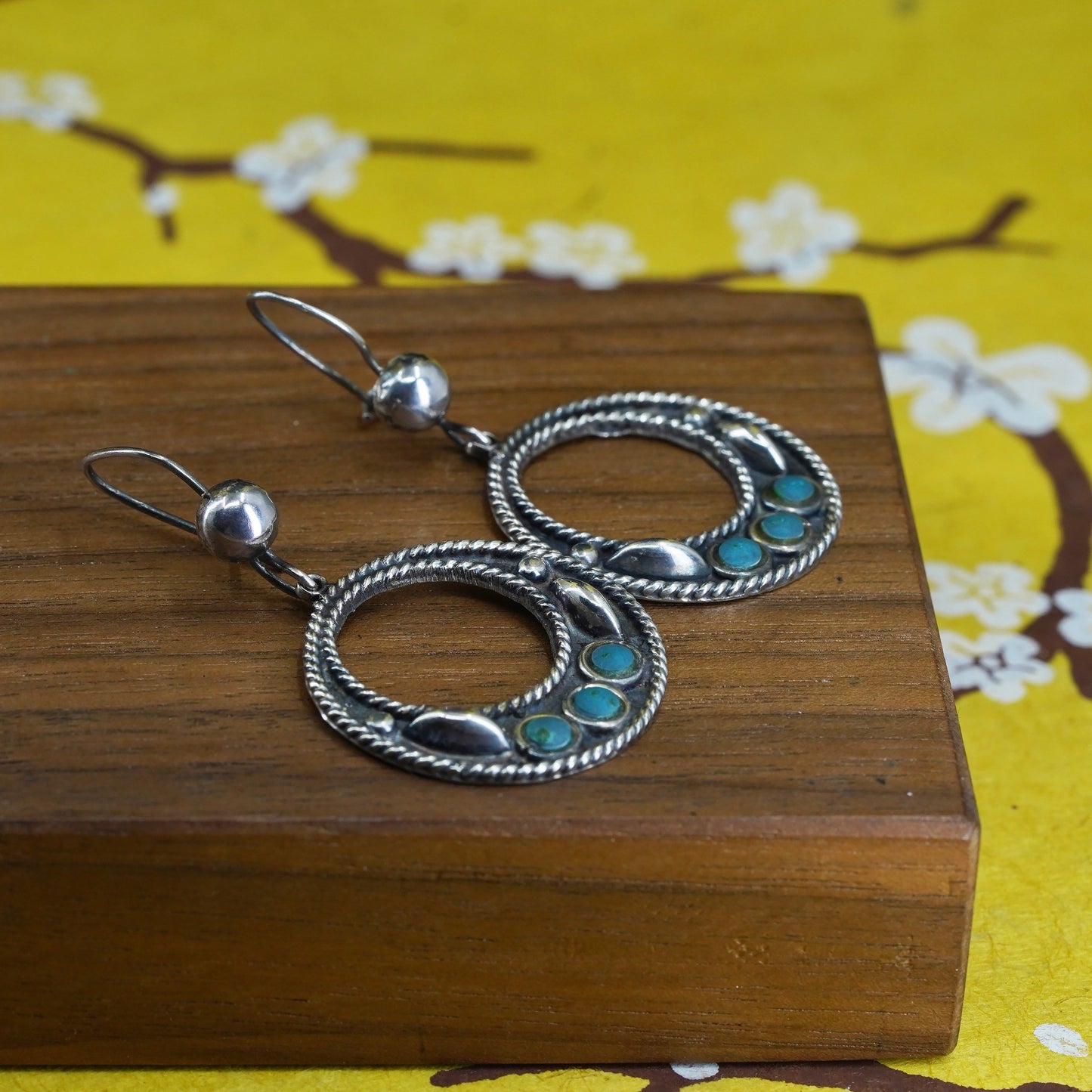 Vintage southwestern Sterling silver earrings, Mexico 925 circle with turquoise