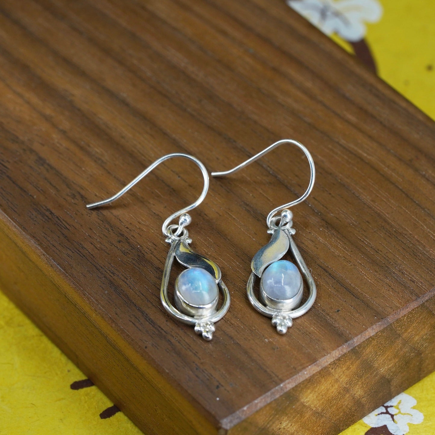 Vintage Sterling silver handmade earrings, 925 silver w/ oval shaped moonstone