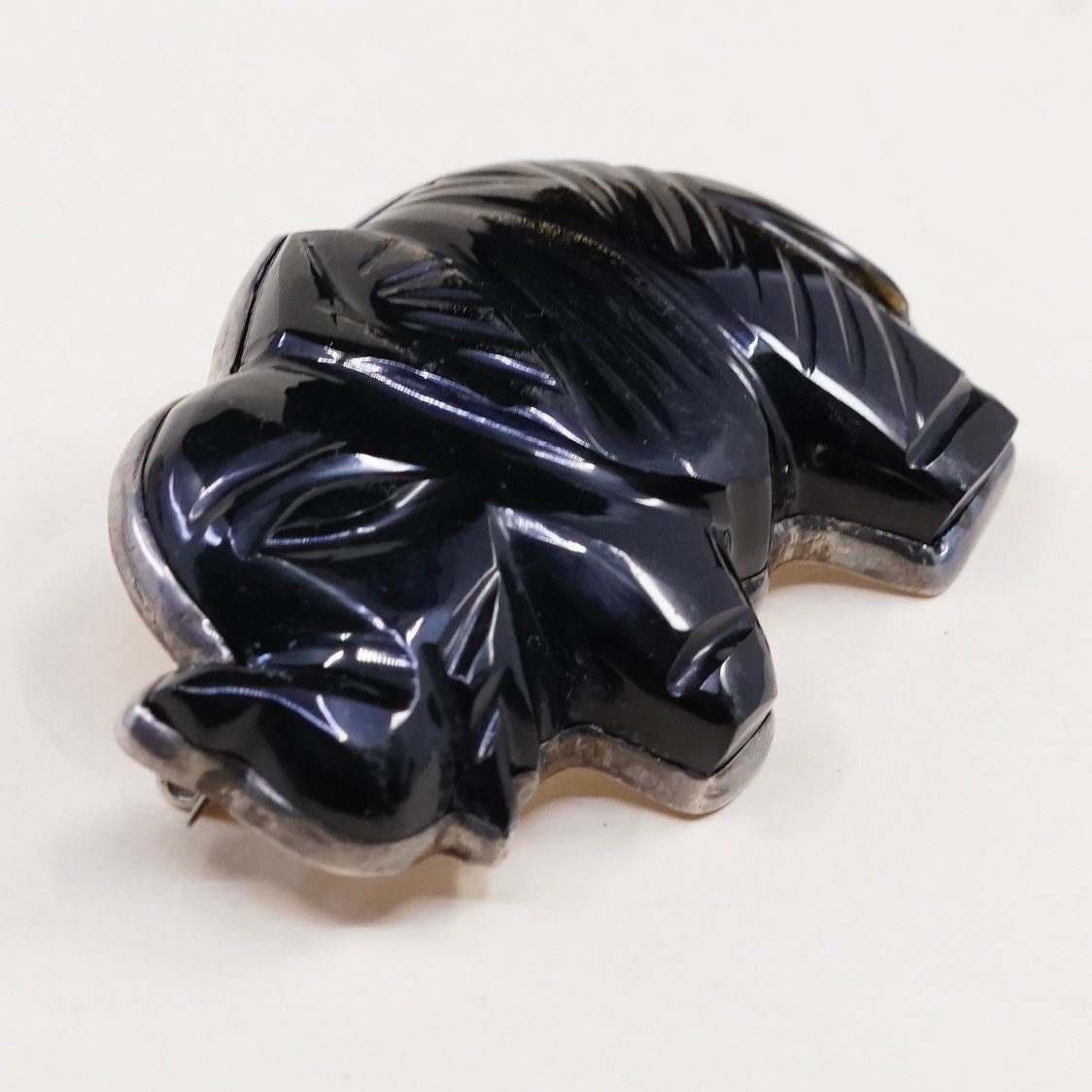 Vintage sterling silver handmade brooch, fine 925 silver engraved onyx elephant pin, silver Tested