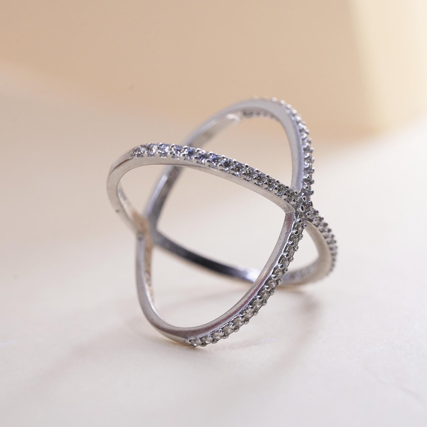 sz 6.5, Sterling silver fashion ring, prayer band, 925 silver cross cluster cz