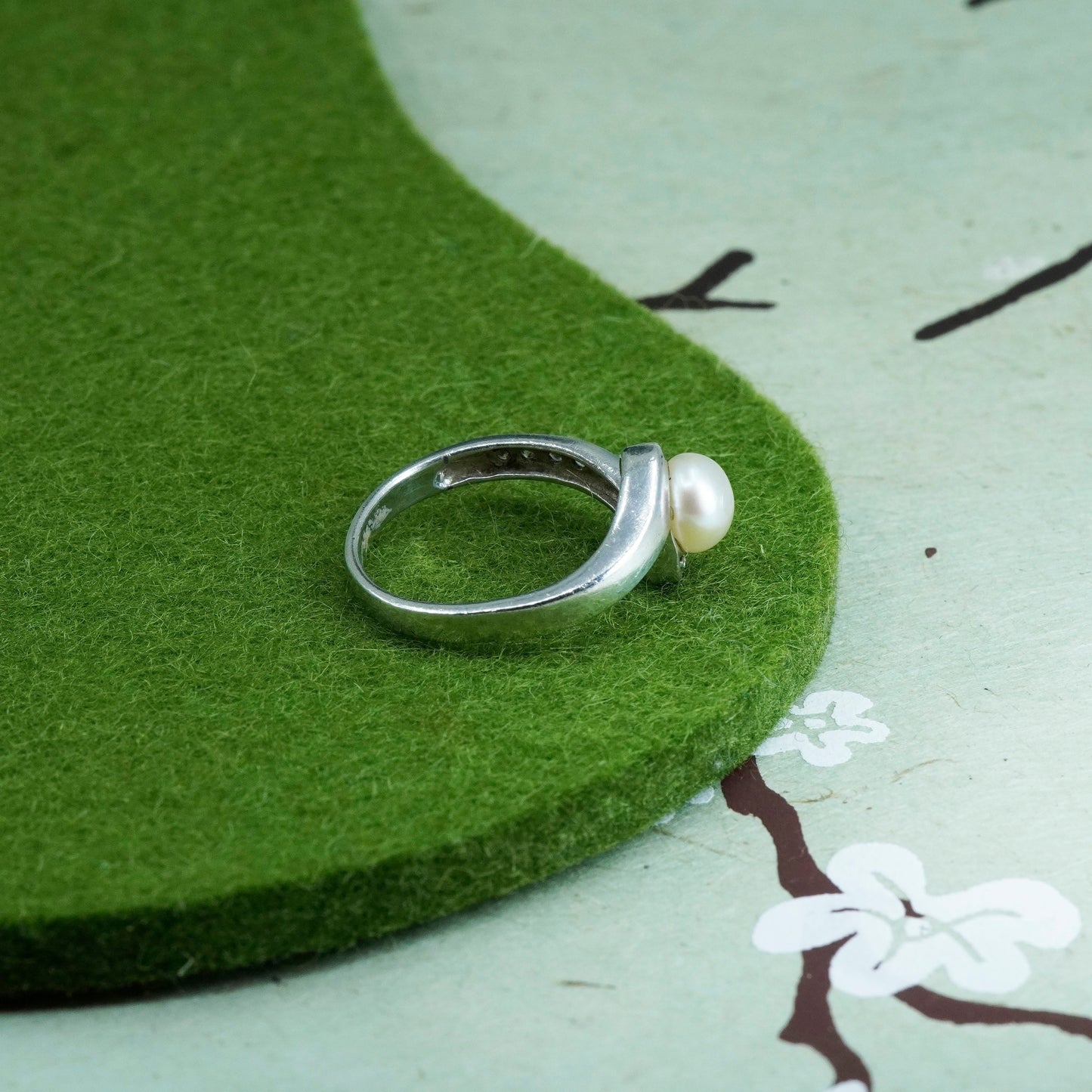 Size 6.25, vintage Sterling silver 925 handmade ring with pearl and cz