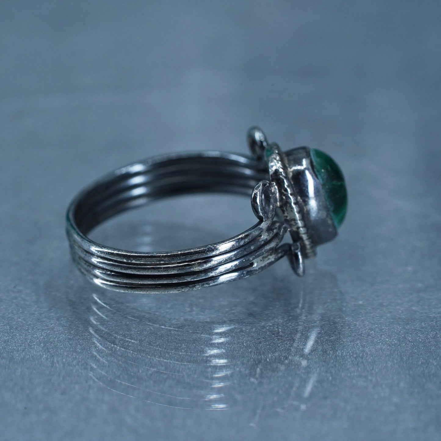 Size 4, Native American navajo Sterling 925 silver handmade ring with turquoise