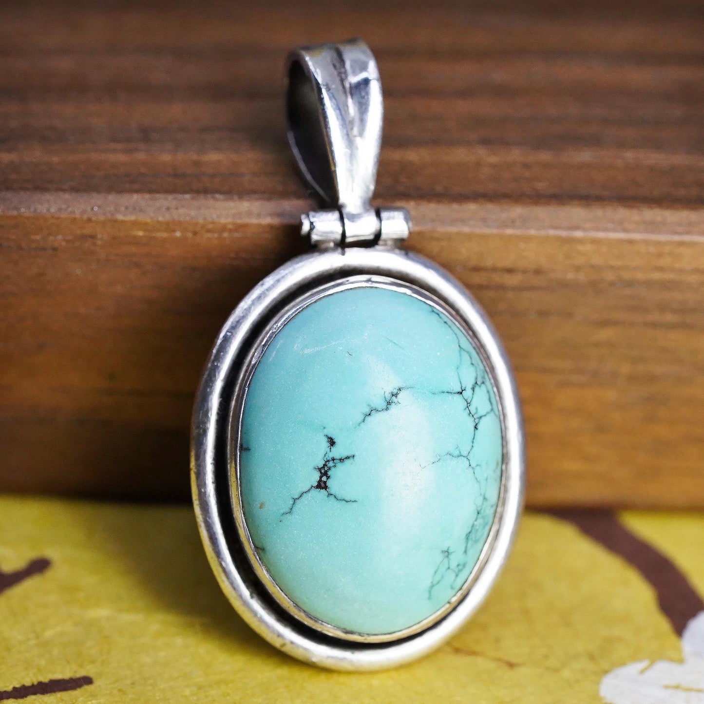 Vintage southwestern Sterling 925 silver handmade pendant with oval turquoise
