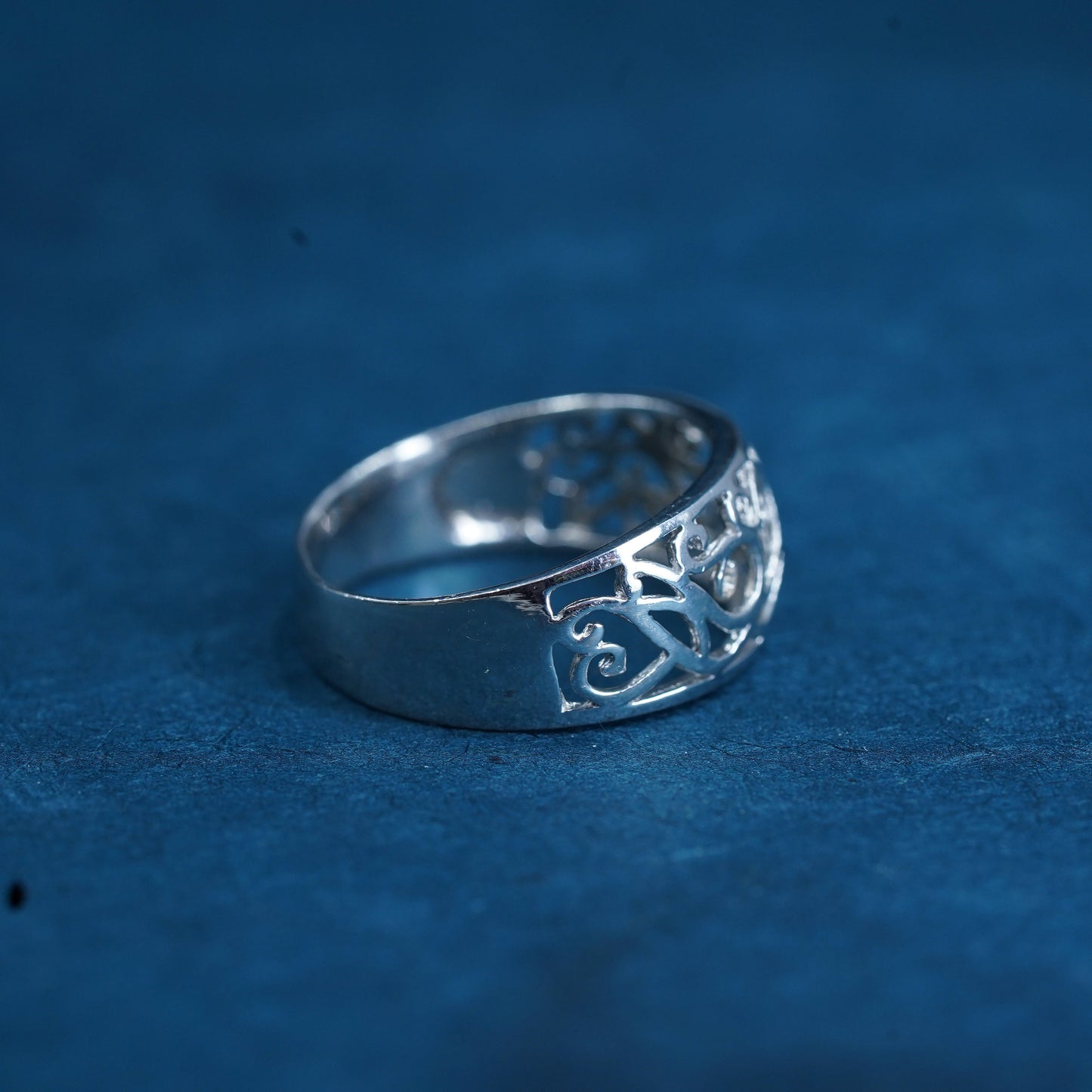 Size 8.5, vintage sterling silver handmade ring, 925 filigree spiral band