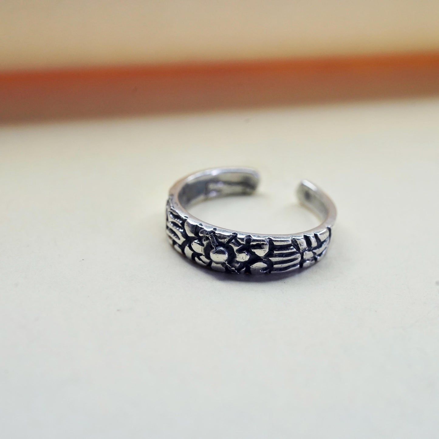 Size 3.5, vintage Sterling silver handmade ring, 925 open band with flower