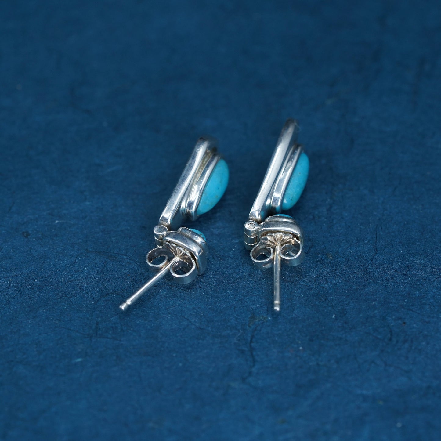 Vintage Thailand Sterling 925 silver handmade earrings with oval turquoise