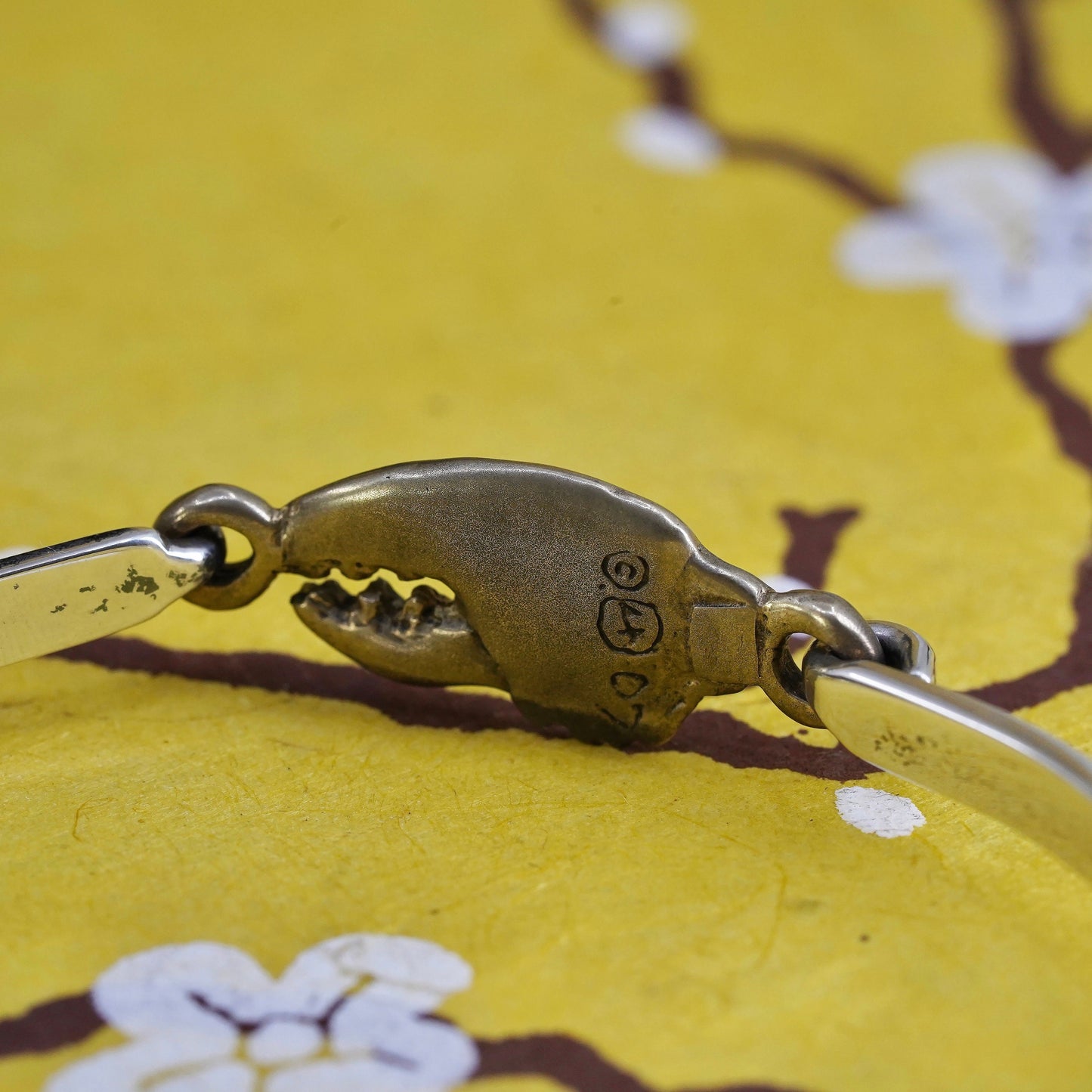 7”, Vintage two tone Sterling silver bracelet, Mexico 925 claw hinged bangle