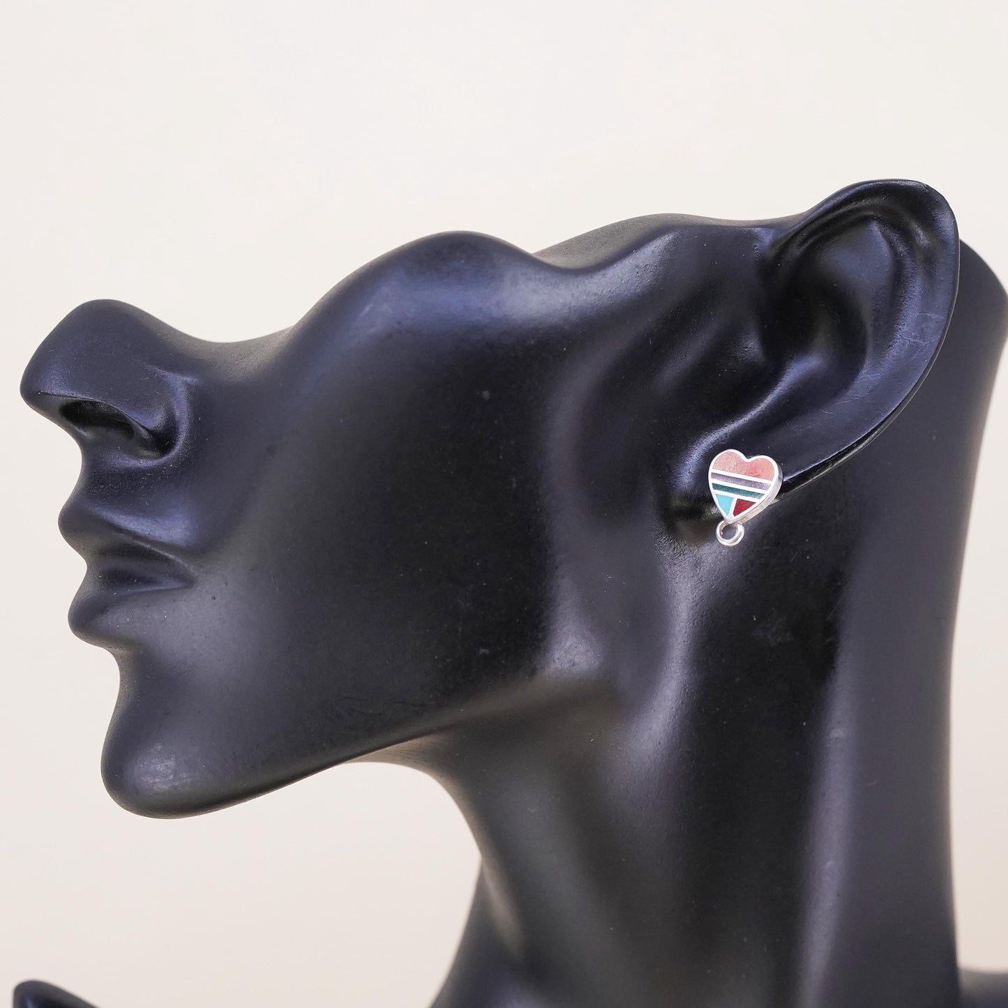 Native American Quoc QT single earring. Sterling 925 silver heart stud coral