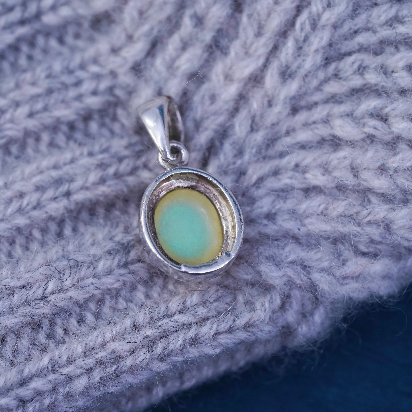 Vintage Sterling 925 silver handmade pendant with opal inlay