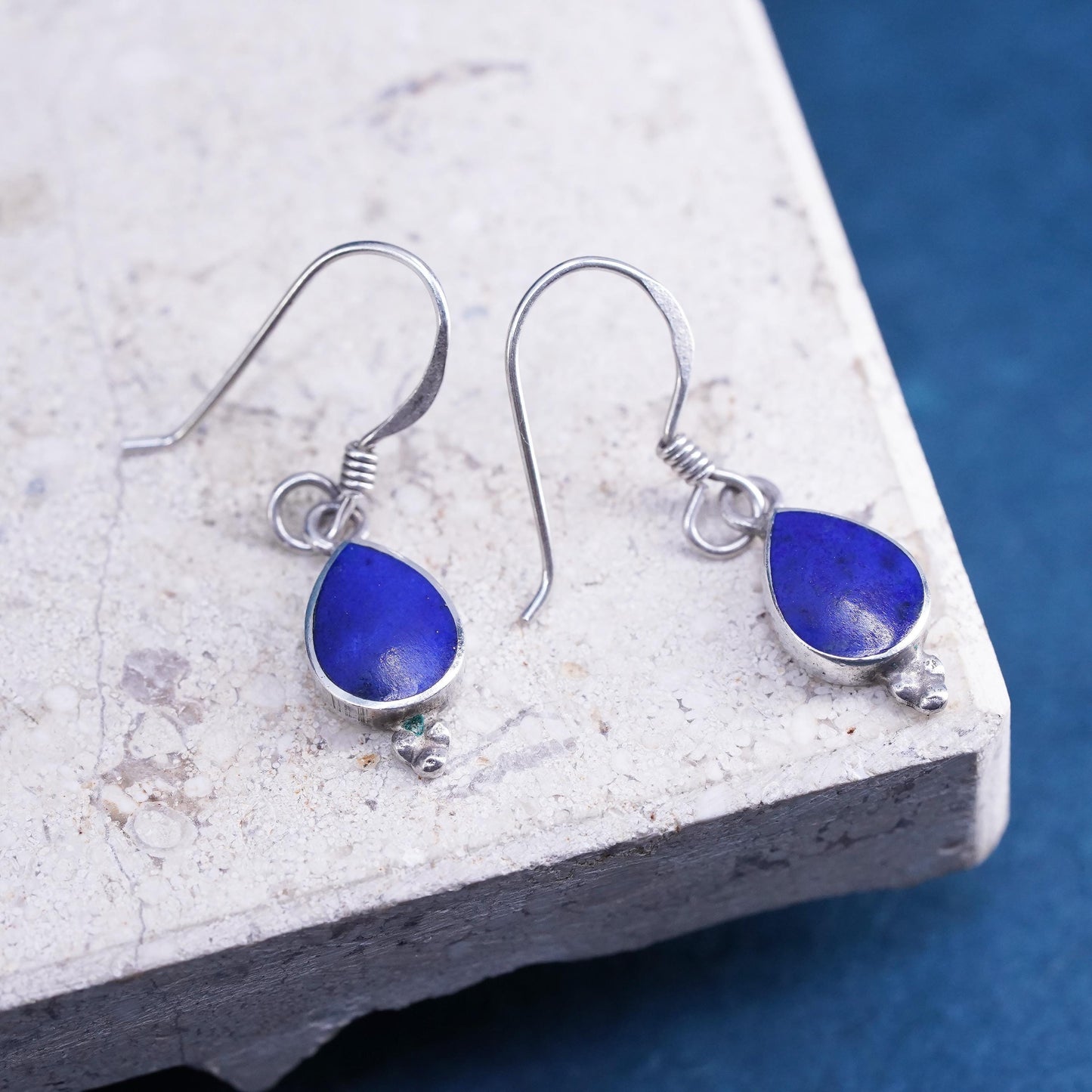 Vintage southwestern sterling 925 silver handmade teardrop earrings blue onyx
